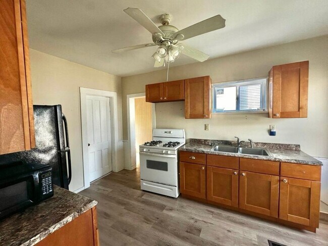 Building Photo - 3 Bedroom Duplex in Ogdensburg
