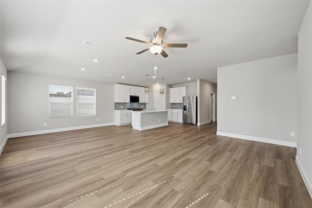 Foto del edificio - 407 Midnight Oak Dr