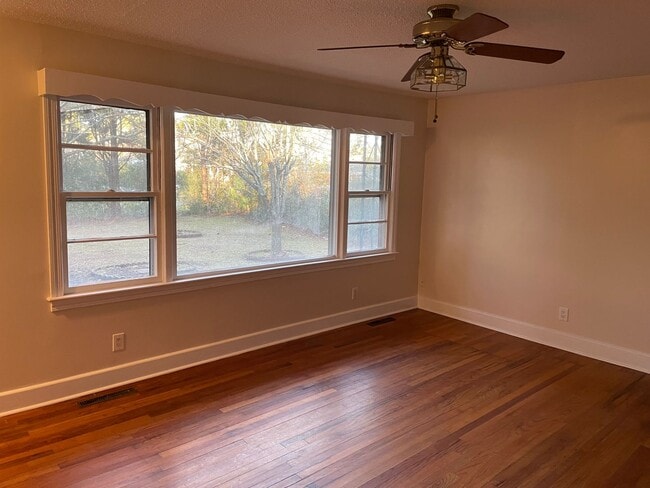 Foto del edificio - 215 Church Rd