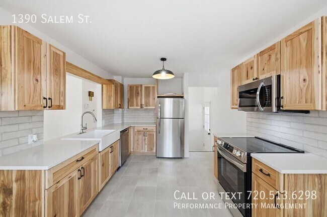 Foto del edificio - 1390 Salem St
