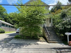 Building Photo - 504 Manhattan Ave