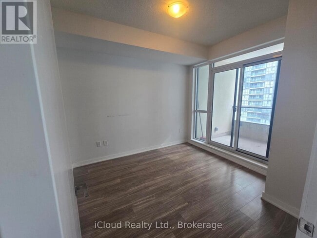 Building Photo - 4055 Parkside Village Dr