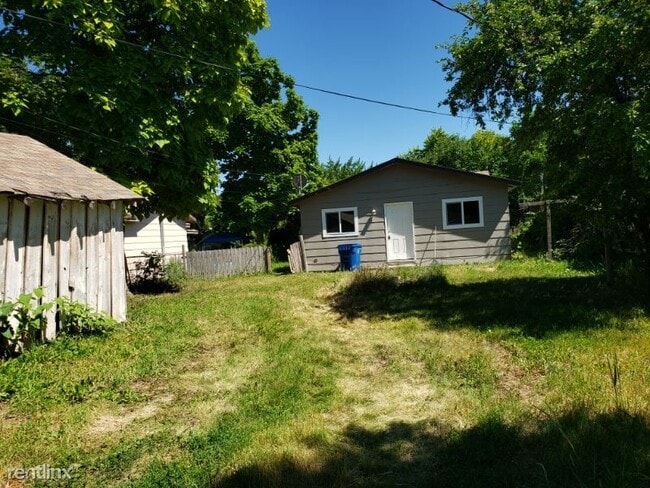 Building Photo - 3 br, 1 bath House - 119 20th Ave S