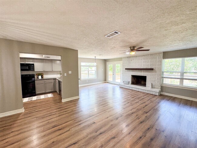 Foto del edificio - 12741 Lake Conroe Hills Dr