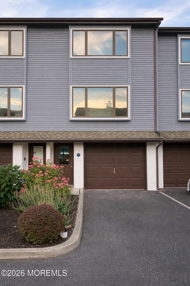 Building Photo - 213 Marina Dr