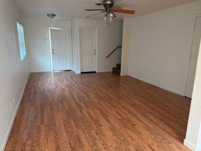 Foto del edificio - 243 F St