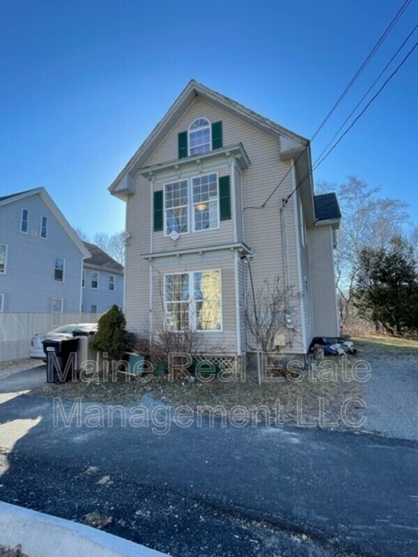 83 1st St Unit 2, Bangor, ME 04401 Condo for Rent in Bangor, ME