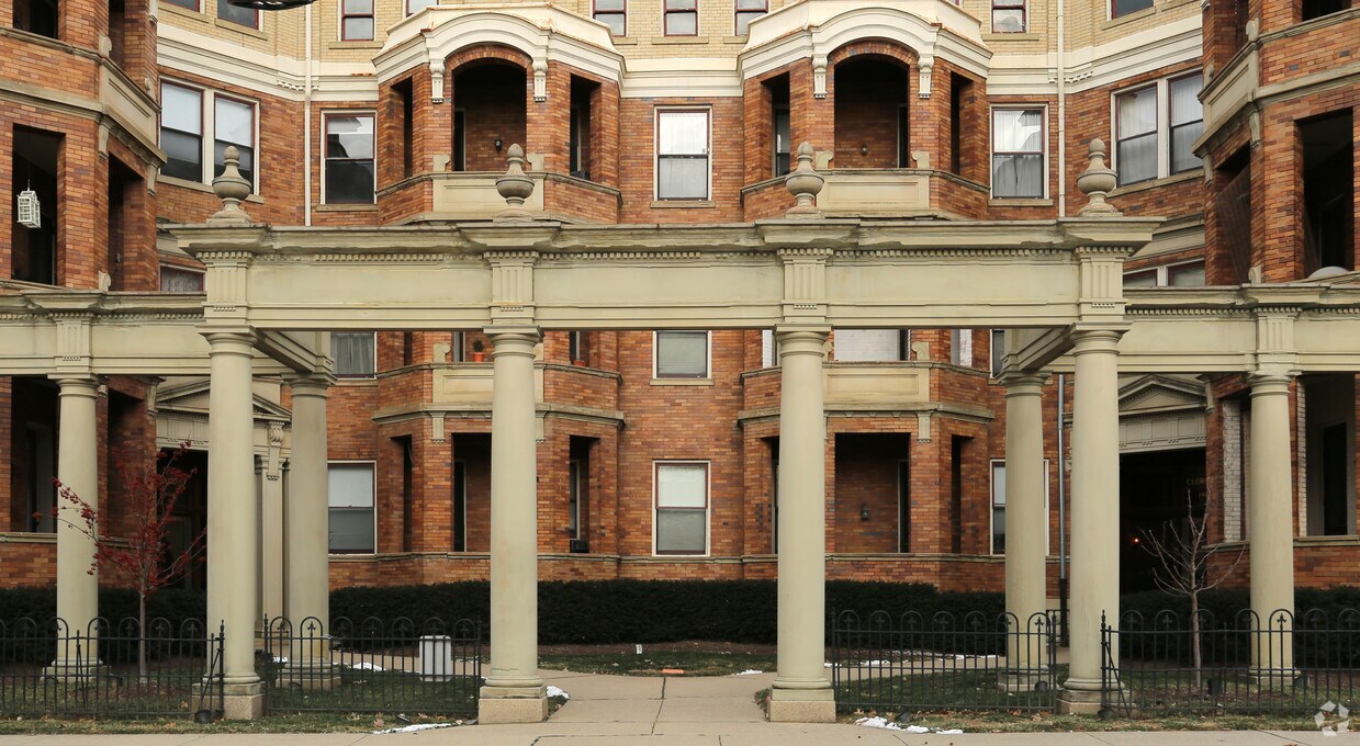 Clermont Building Apartments in Cincinnati, OH