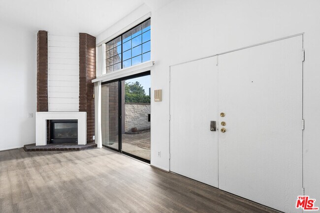 Building Photo - 4640 Glencoe Ave