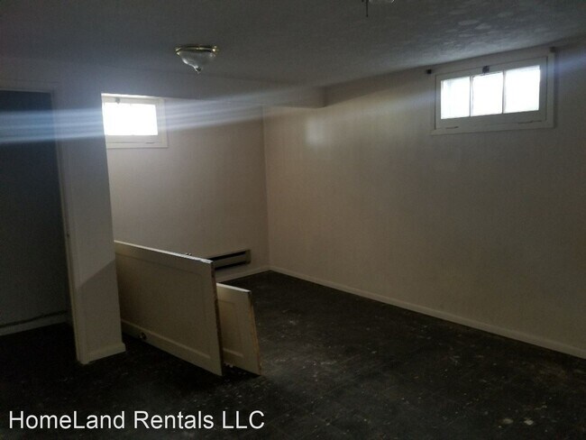 Building Photo - 68 Mountain Dr