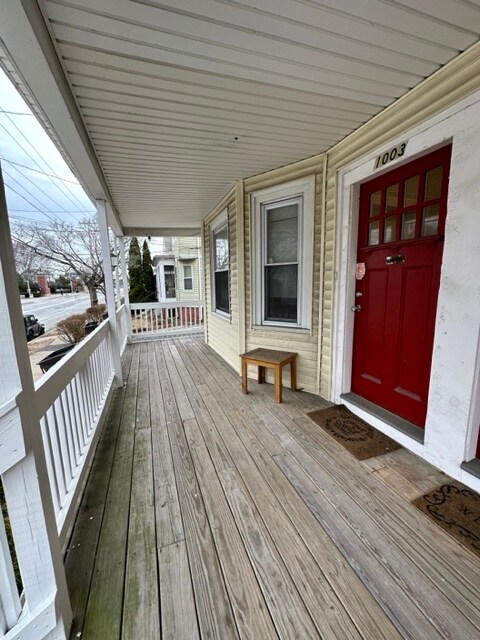 Foto del edificio - 1003 Narragansett Blvd