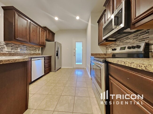 Building Photo - 1625 Applegate Way