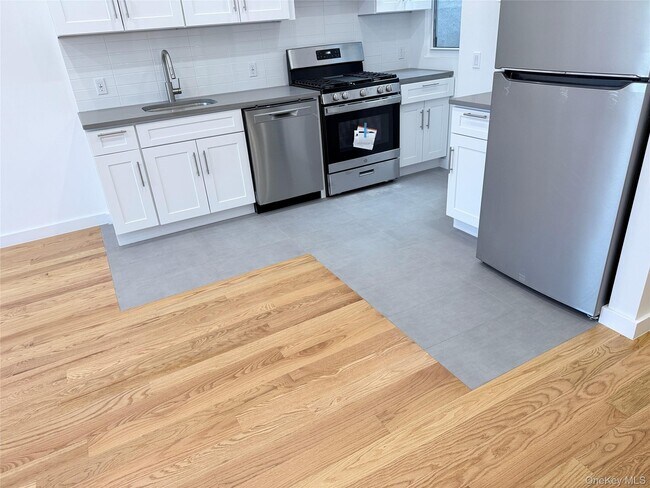 Foto del edificio - 40-18 50th Ave