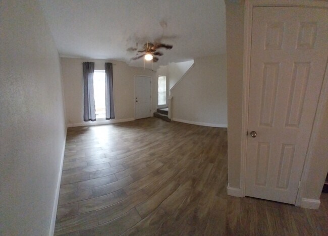 Foto del edificio - 4949 Hamilton Wolfe Rd