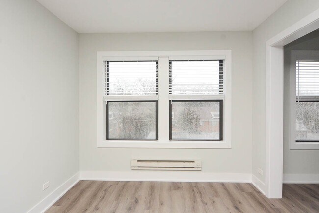 Building Photo - 722 St Johns Ave