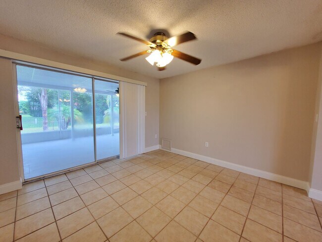 Foto del edificio - Updated 3 bed/ 2 bath Located in Sorrento ...
