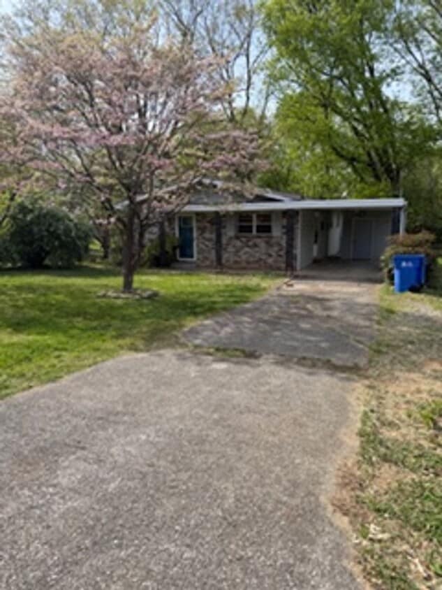 Alcoa City services and Schools 3 bedroom home. call Debra Johnson 865-591-8281 - Alcoa City services and Schools 3 bedroom  home. call Debra Johnson 865-591-8281