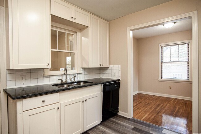 Foto del edificio - 5306 W 11th St