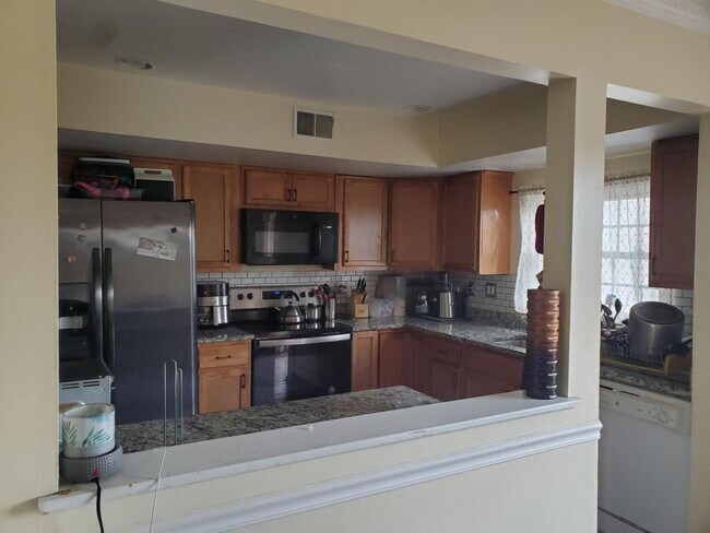 Foto del edificio - 5744 Sunset View Ln