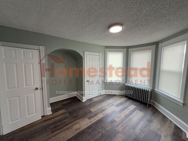 Foto del edificio - 35 Roberta Ave