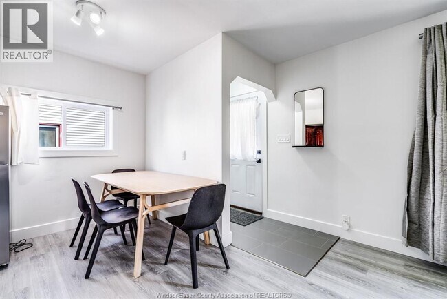 Photo du bâtiment - 1167 Askin Ave