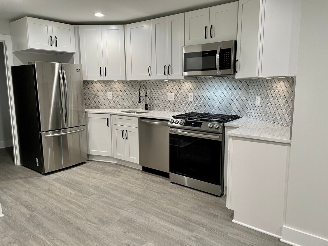 Foto principal - 731 Girard St NW