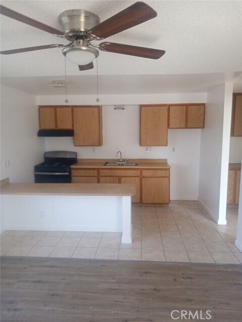 Foto principal - 16315 Juniper St