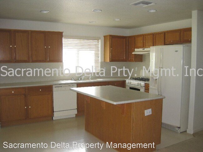 Building Photo - 4 br, 2.5 bath House - 3324 Calla Lilly Way^^
