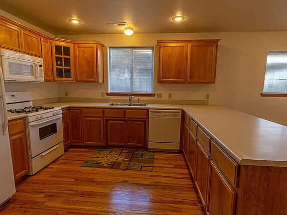Building Photo - 934 Hampton Way