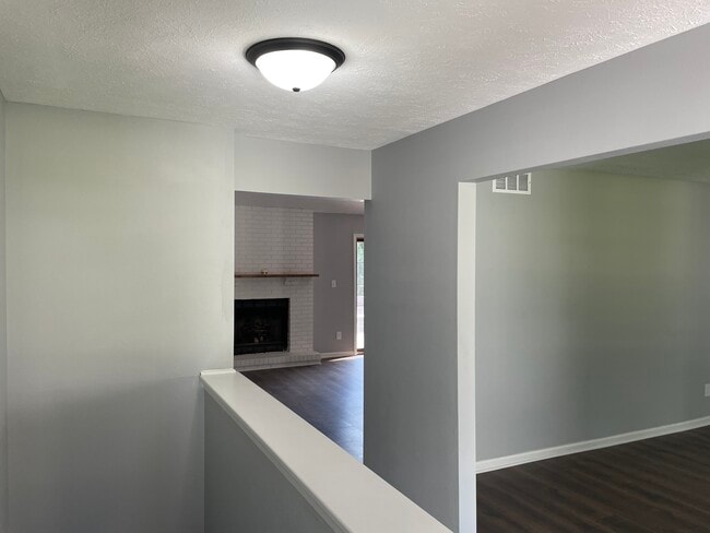 Building Photo - 6405 Twin Deer Run