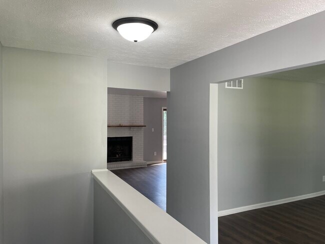 Foto del edificio - 6405 Twin Deer Run