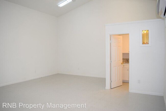 Building Photo - 3 br, 1.5 bath House - 661 Calvados Avenue