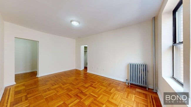 Building Photo - 620 W 171st St