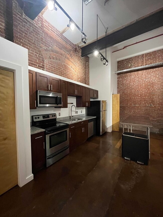 Building Photo - 1350 Rosa L Parks Blvd