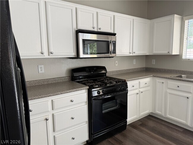 Building Photo - 5983 Secret Island Dr