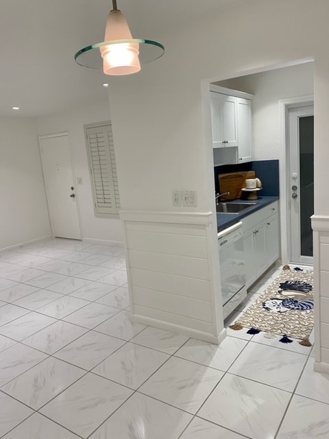 Building Photo - 255 Sunrise Dr