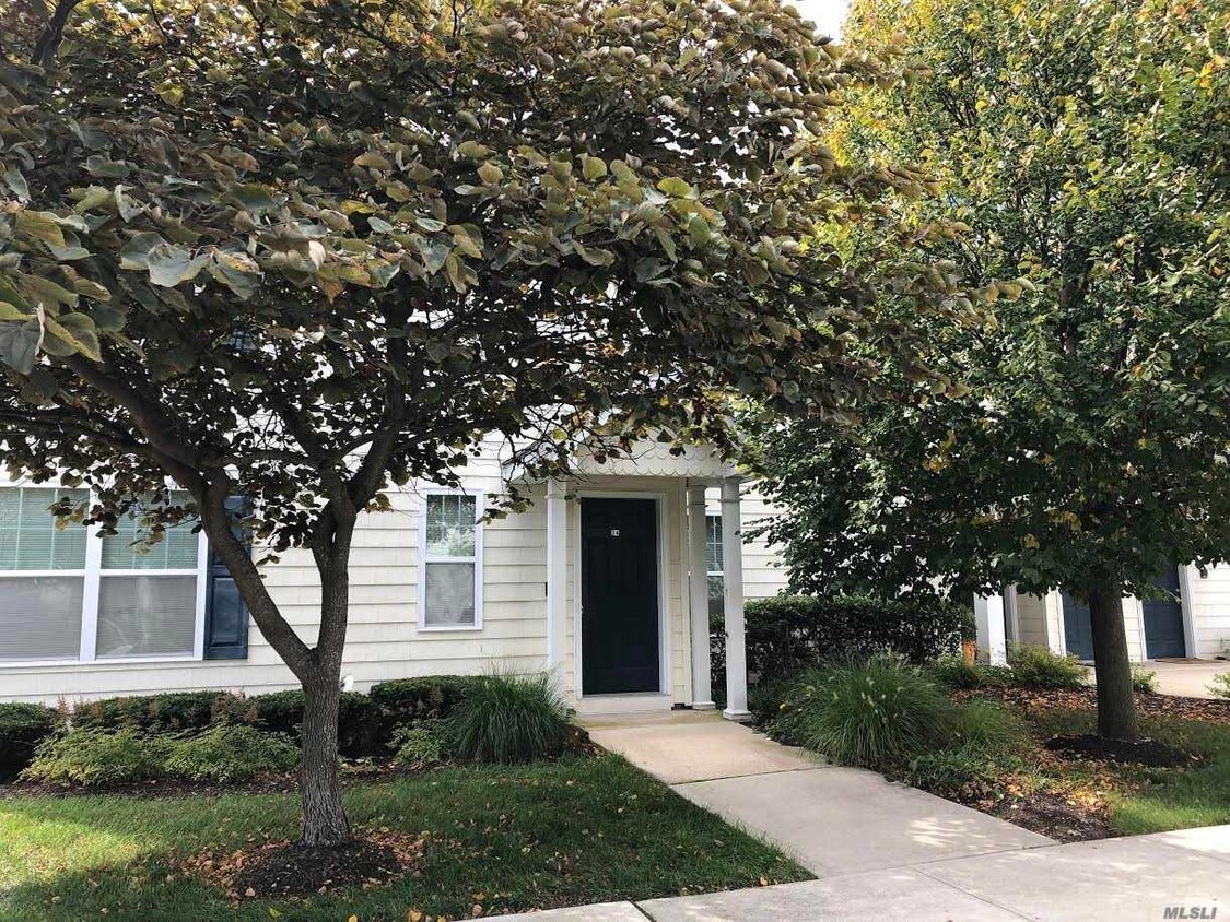 Primary Photo - 24 Lorien Pl