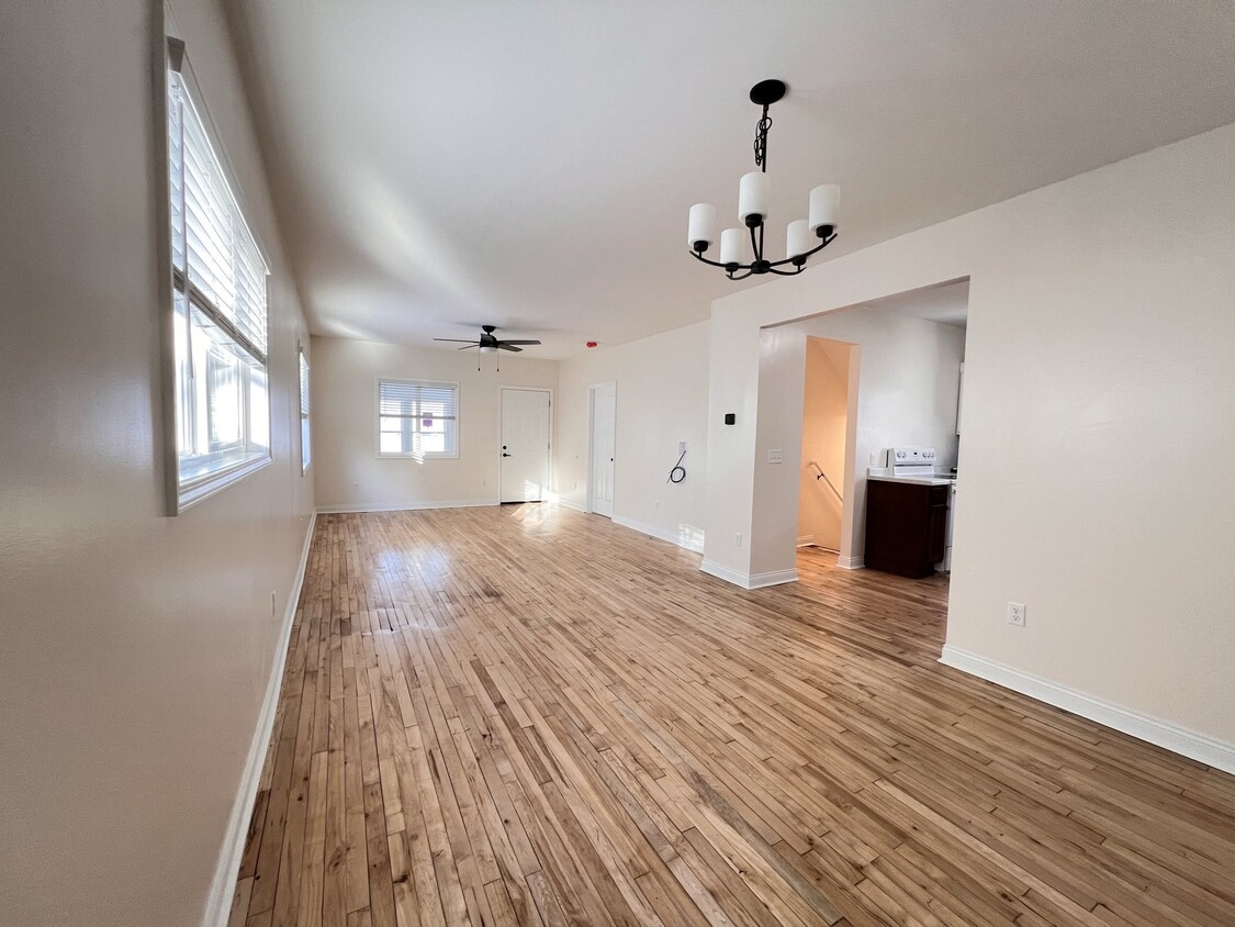 Living Room/Dinning Room - 719 7th St