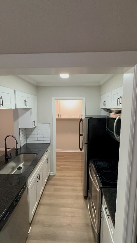 Foto del edificio - 8440 Rust Wood Pl