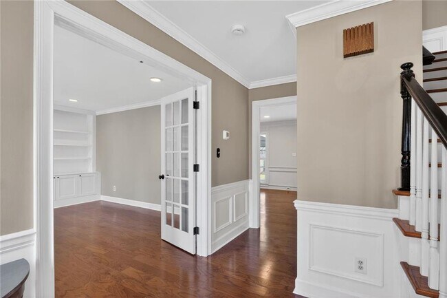 Building Photo - 5340 Tally Green Dr