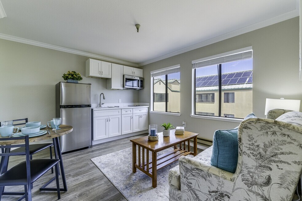 San Leandro Senior Living