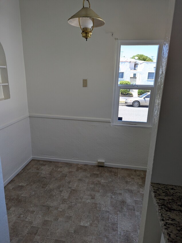 quaint dining area - 612 Portola Ave