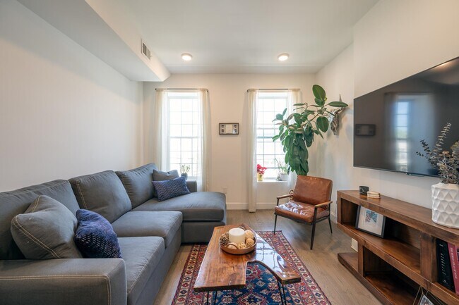 Building Photo - 27 Belmont Ave