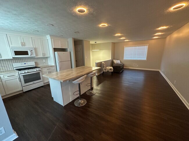 Foto del edificio - 1 Rainbow Dr