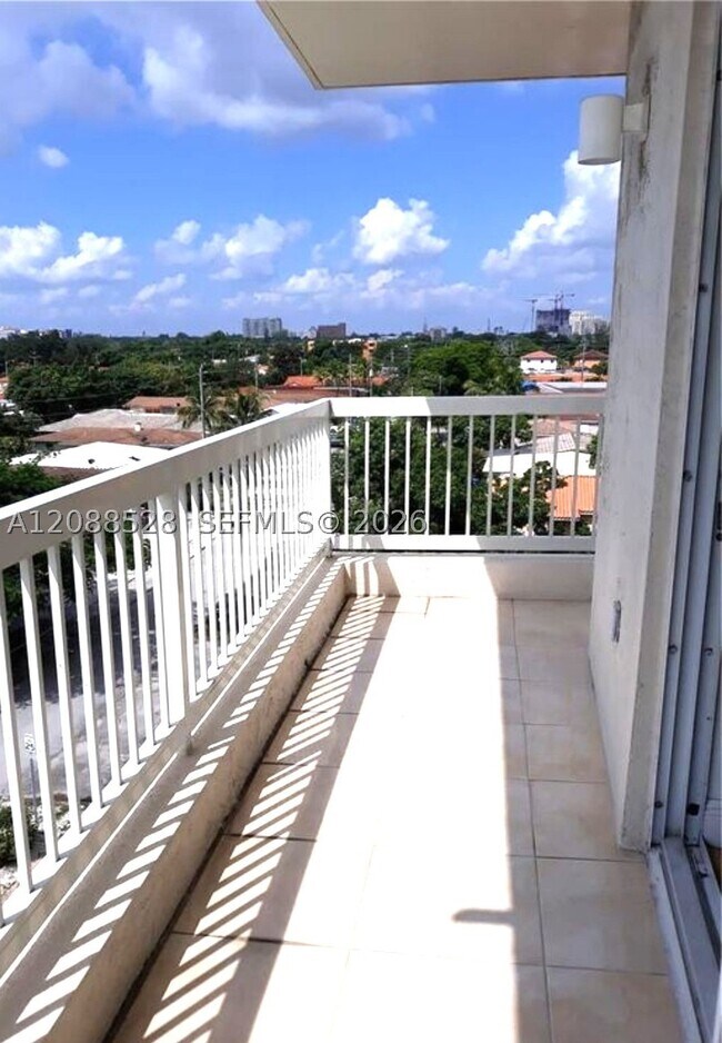 Foto del edificio - 2400 SW 27th Ave