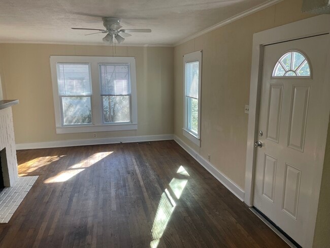 Building Photo - 305 Duncan St