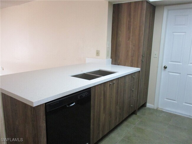 Foto del edificio - 4119 SW 7th Pl