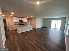 Building Photo - 108 Charing Cross Dr