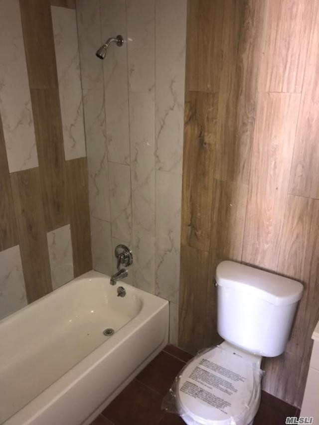 Foto del edificio - 78-17 Myrtle Ave