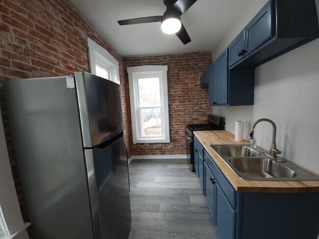 Foto del edificio - 127 N 9th St